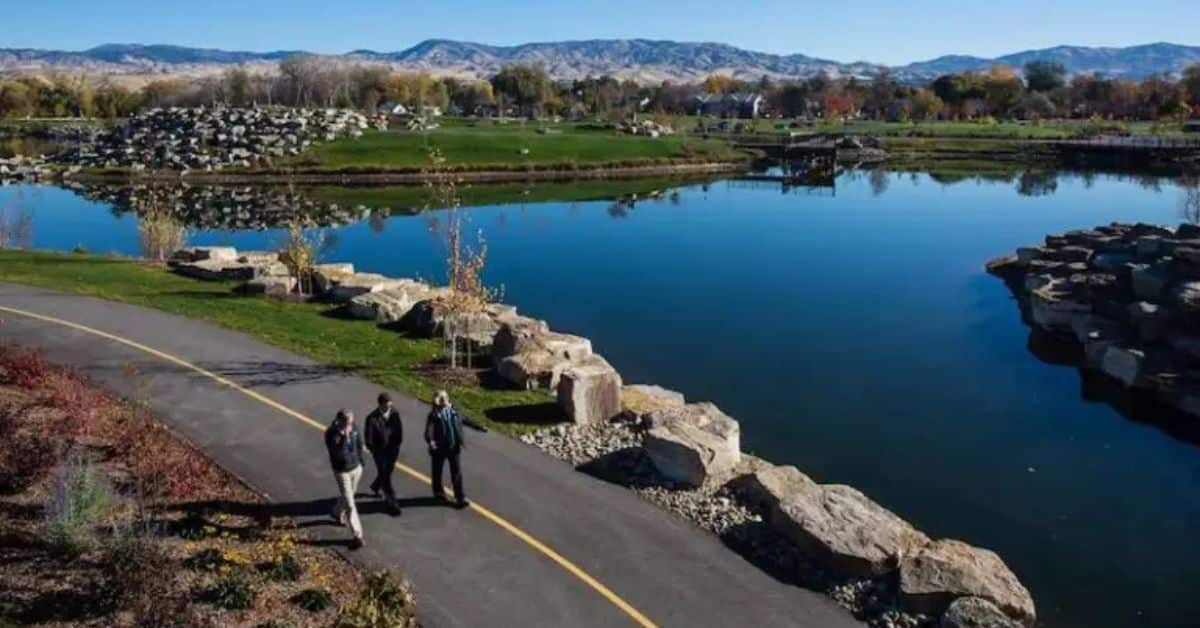 Boise River Greenbelt Along the River